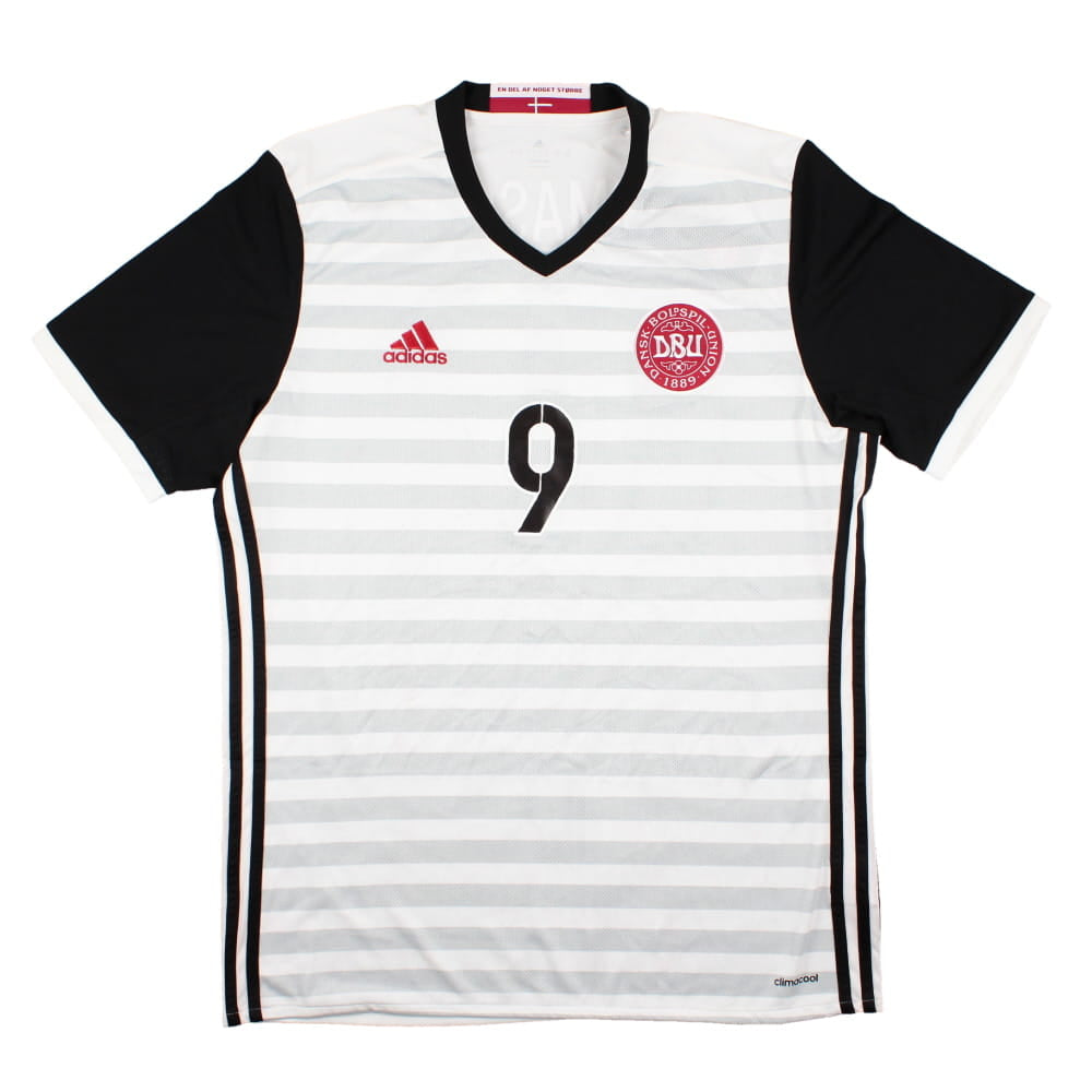Denmark 2015-16 Away Shirt (L) (Tomasson #9) (Very Good)
