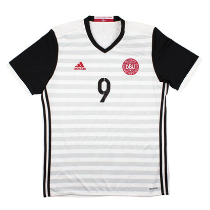 Denmark 2015-16 Away Shirt (L) (Tomasson #9) (Very Good)