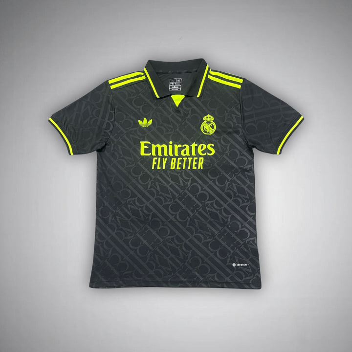 Real Madrid "Noir Galáctico" Premium Kit