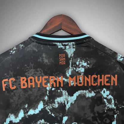 24/25 Bayern München Away Premium Kit