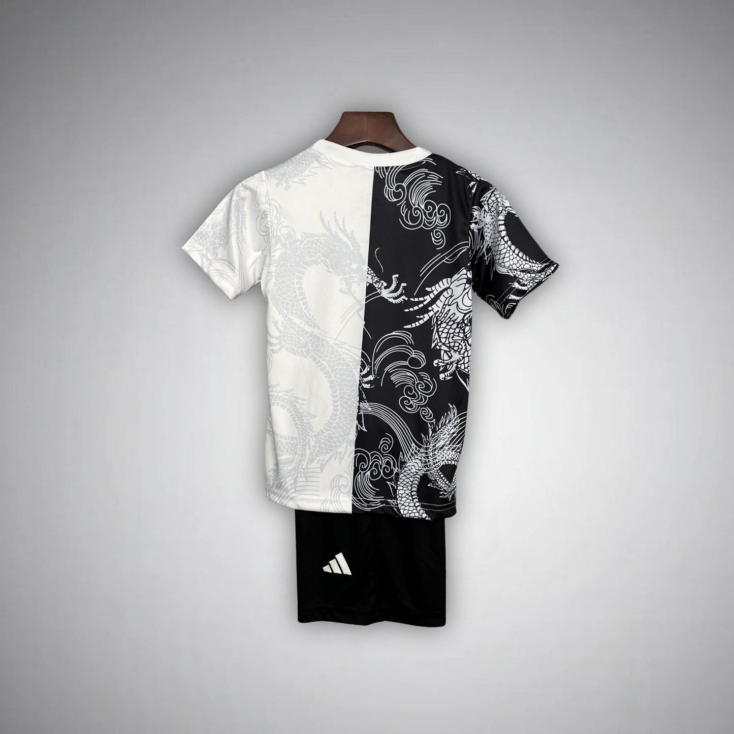 Real Madrid "Yin and Yang" Premium Kids Size Kit