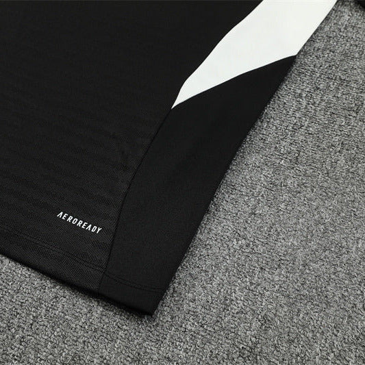 25/26 Liverpool Training Black Tracksuit