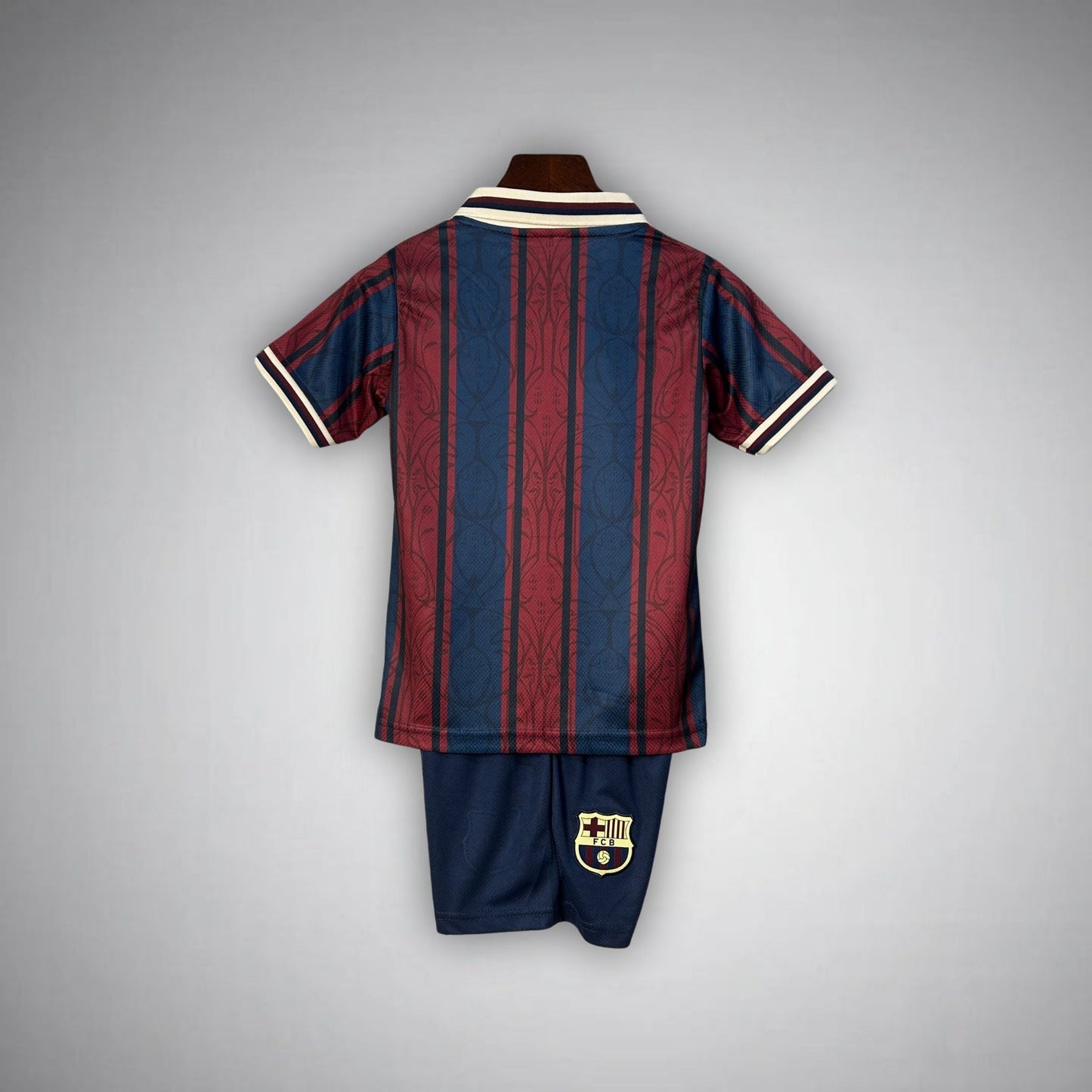 FC Barcelona "Catalan Roots" Premium Kids Size Kit