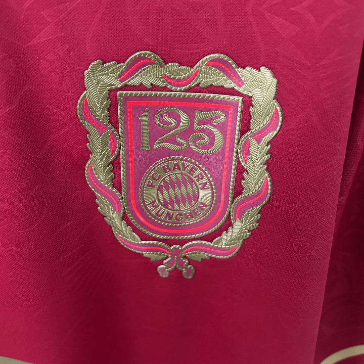 FC Bayern 125 Anniversary Premium Kit