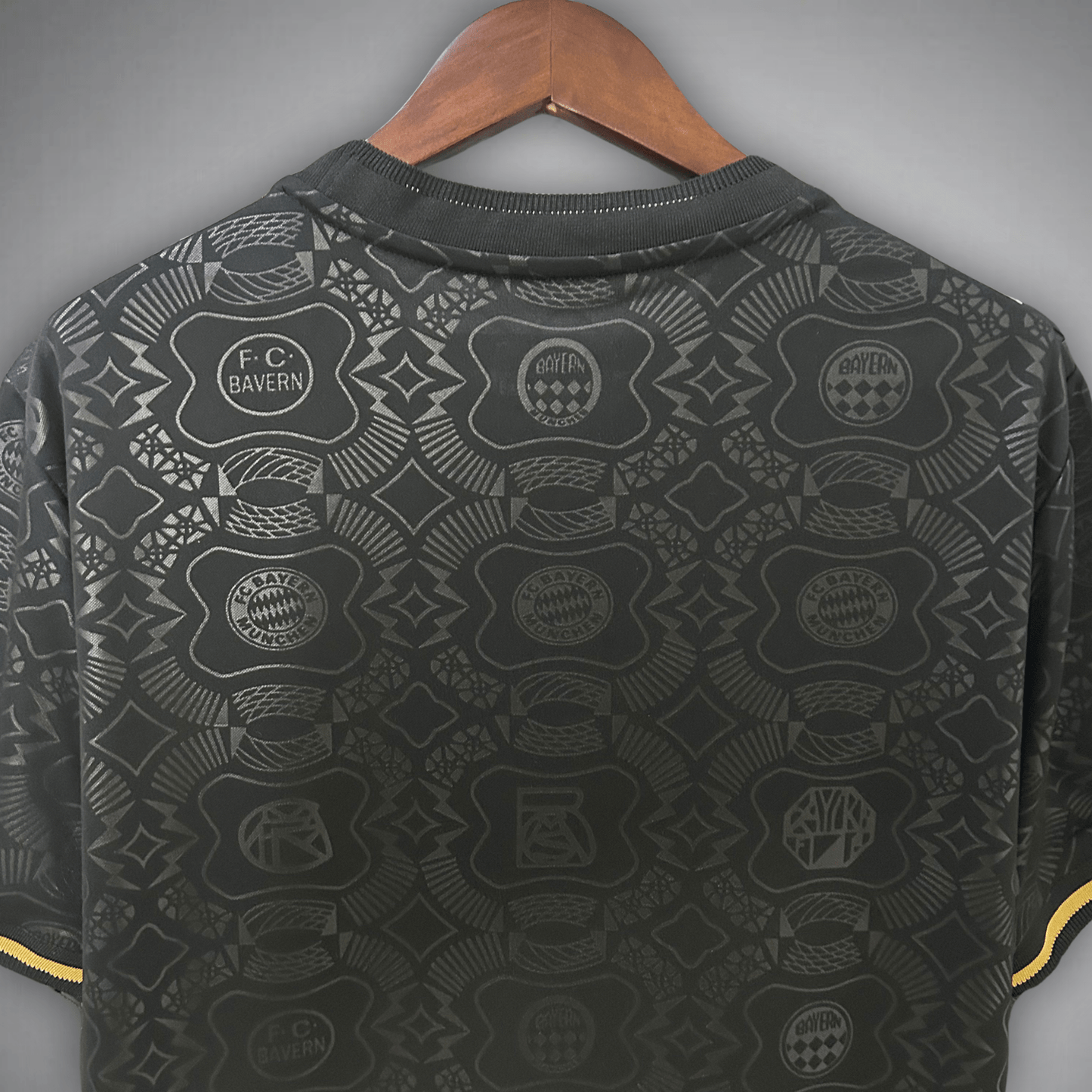 FC Bayern "Luxe Chrome" Premium Kit