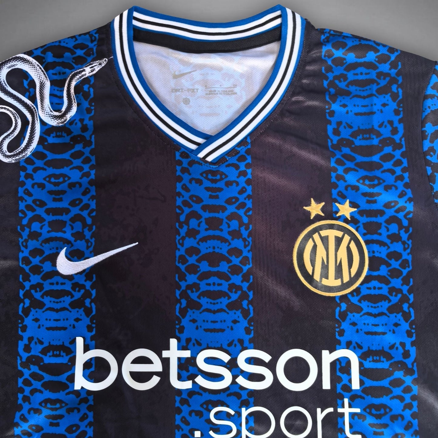 Inter Milan "Strike Milano" Premium Kit